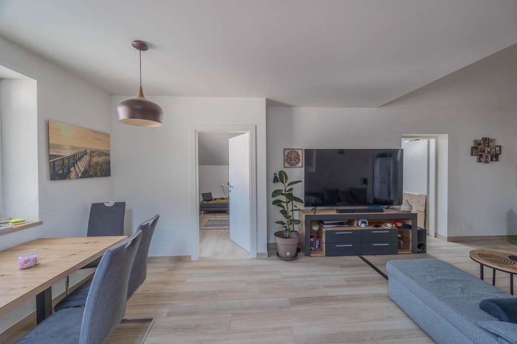 Three Room Apartment – Laces