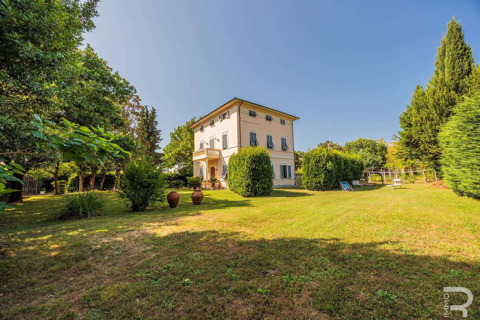 02_beczFXw Villa – Porcari