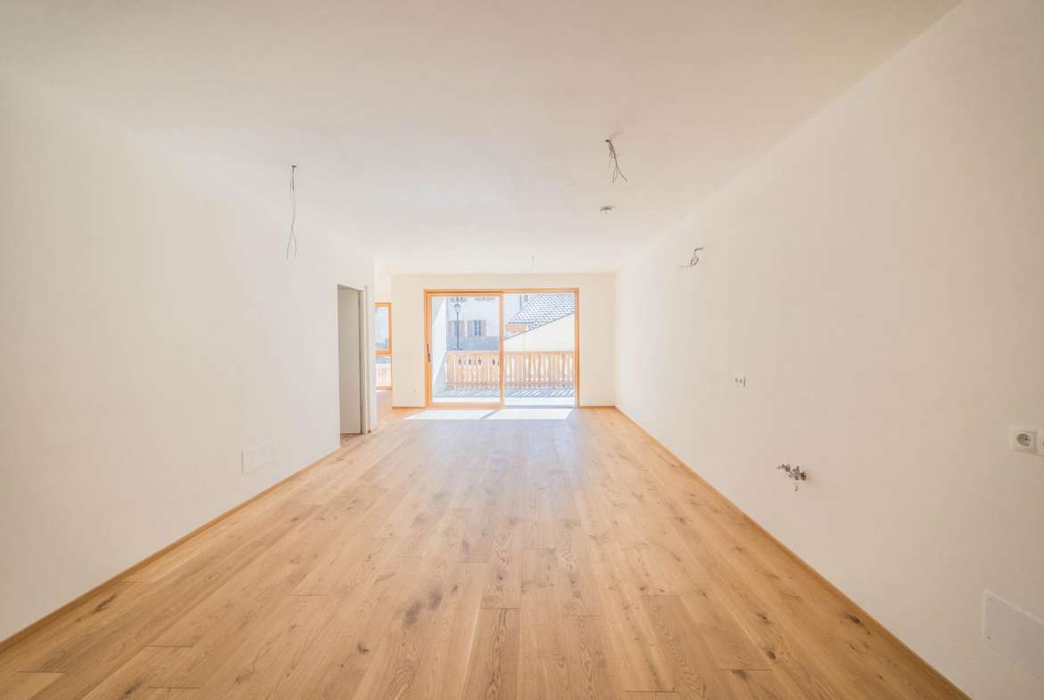 Four Room Apartment – Montagna