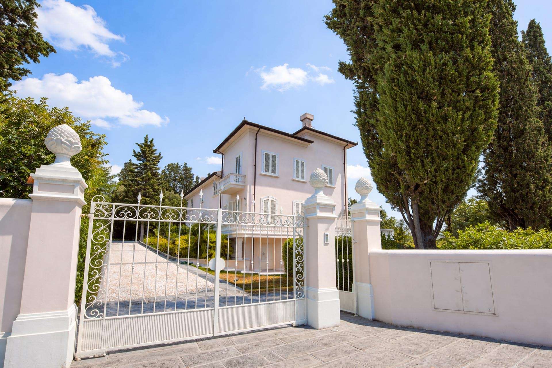 02_jx8rgDe Villa – Montespertoli