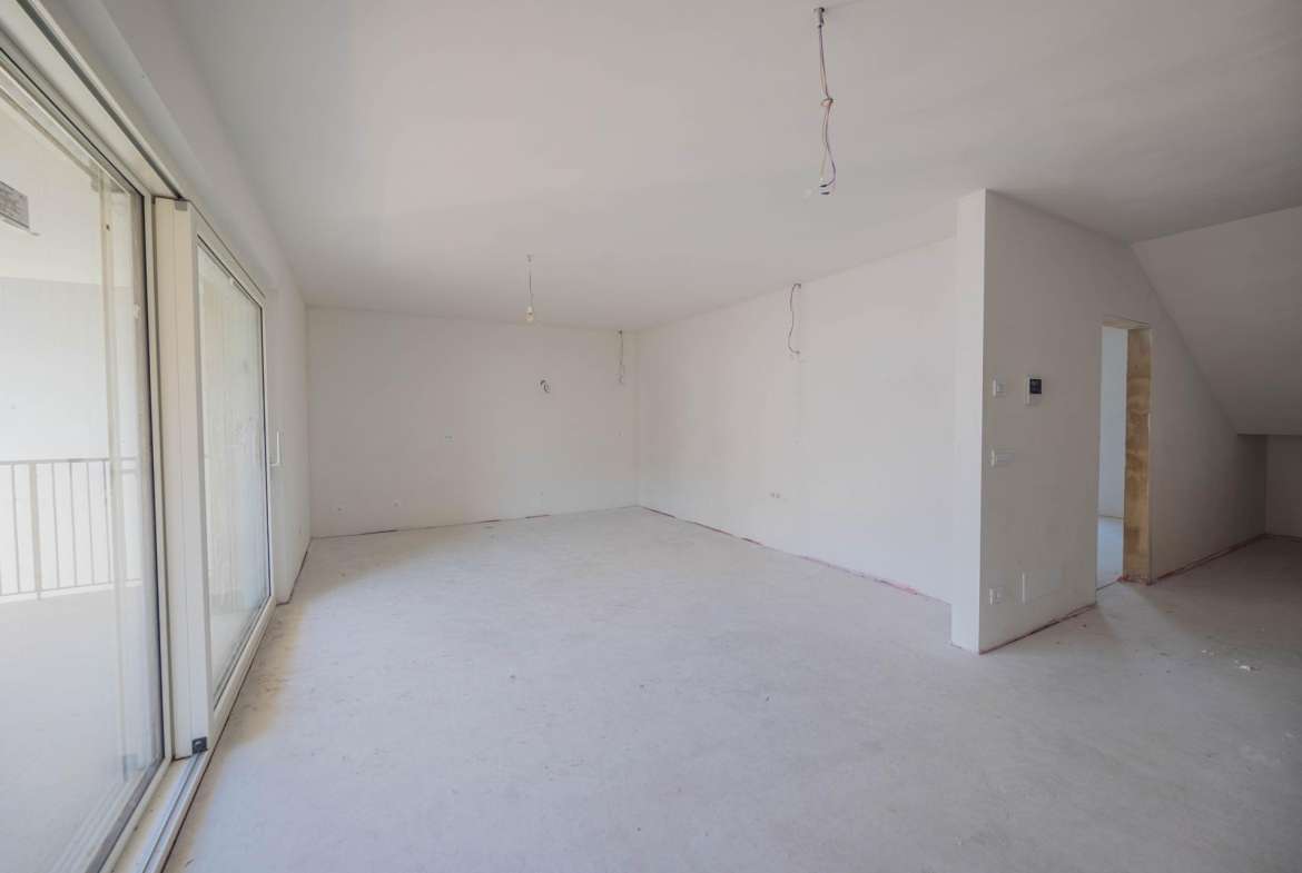 Four Room Apartment – Egna