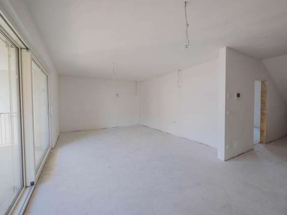 Four Room Apartment – Egna