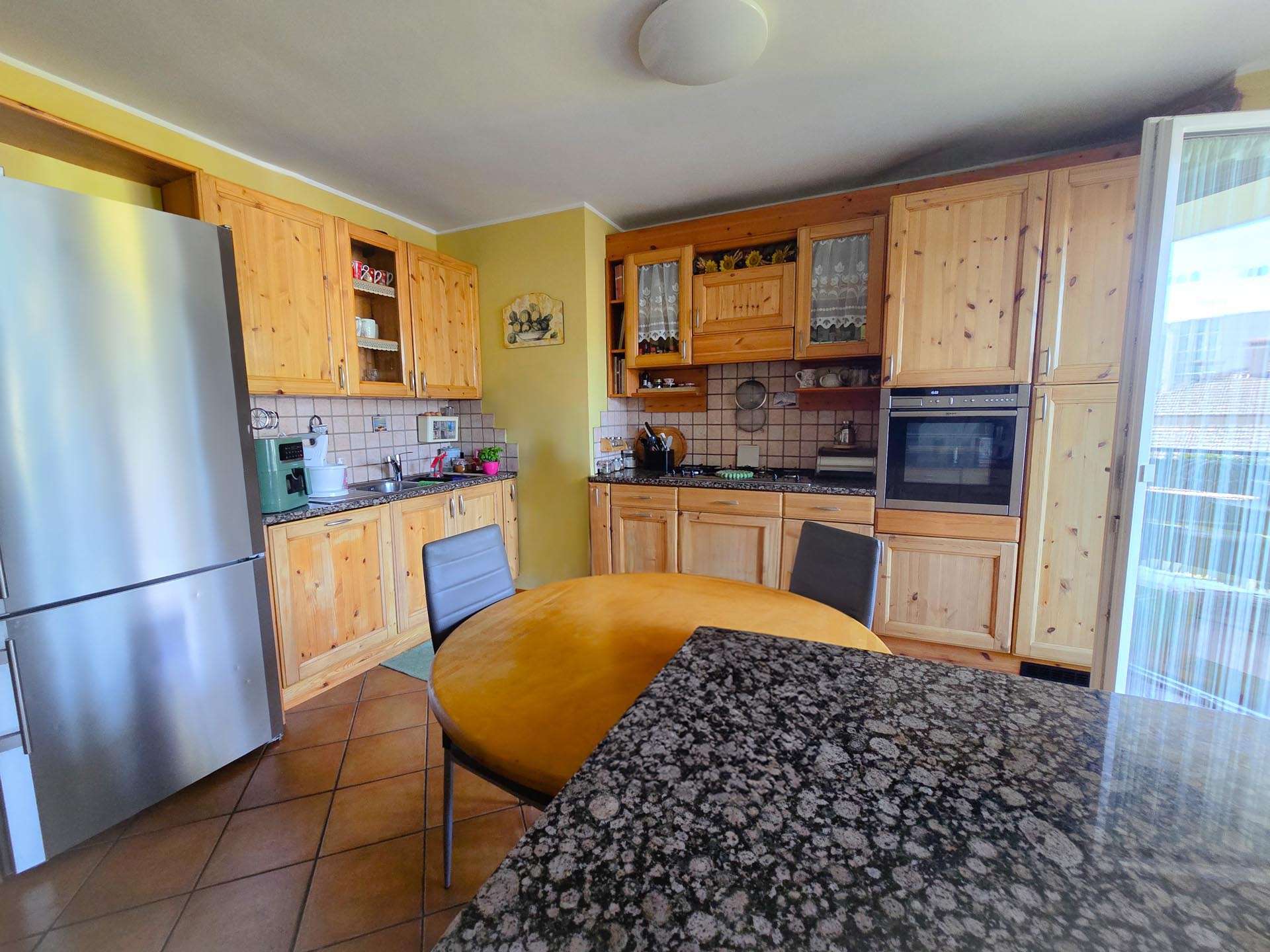 02_tUO0dj0 Four Room Apartment – Merano-Maia Bassa