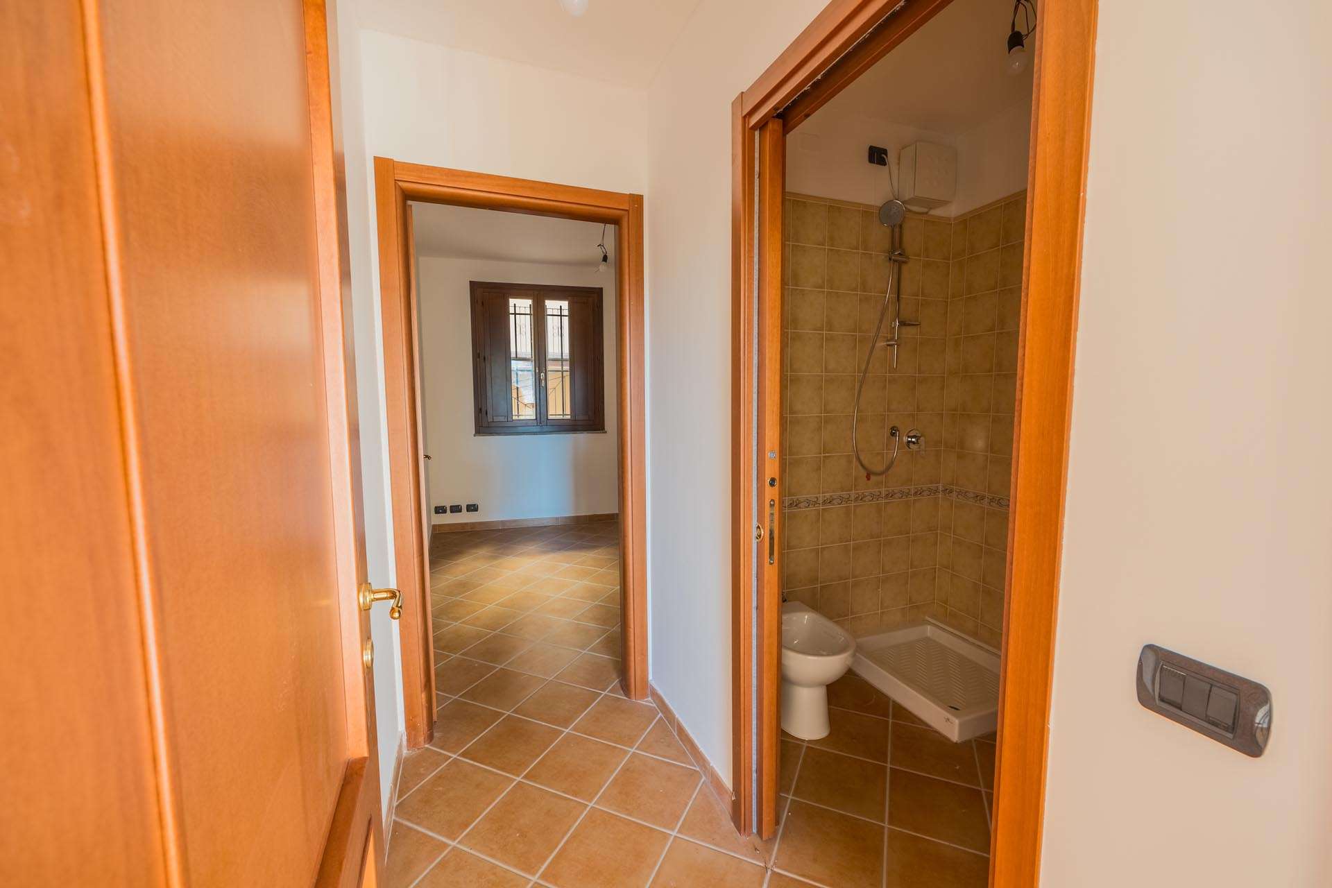 03_0gMgfoe Two Room Apartment – Andora