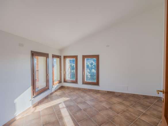 Two Room Apartment – Andora
