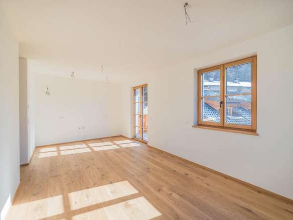 Five Room Apartment – Montagna