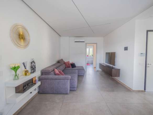 Four Room Apartment – Laives
