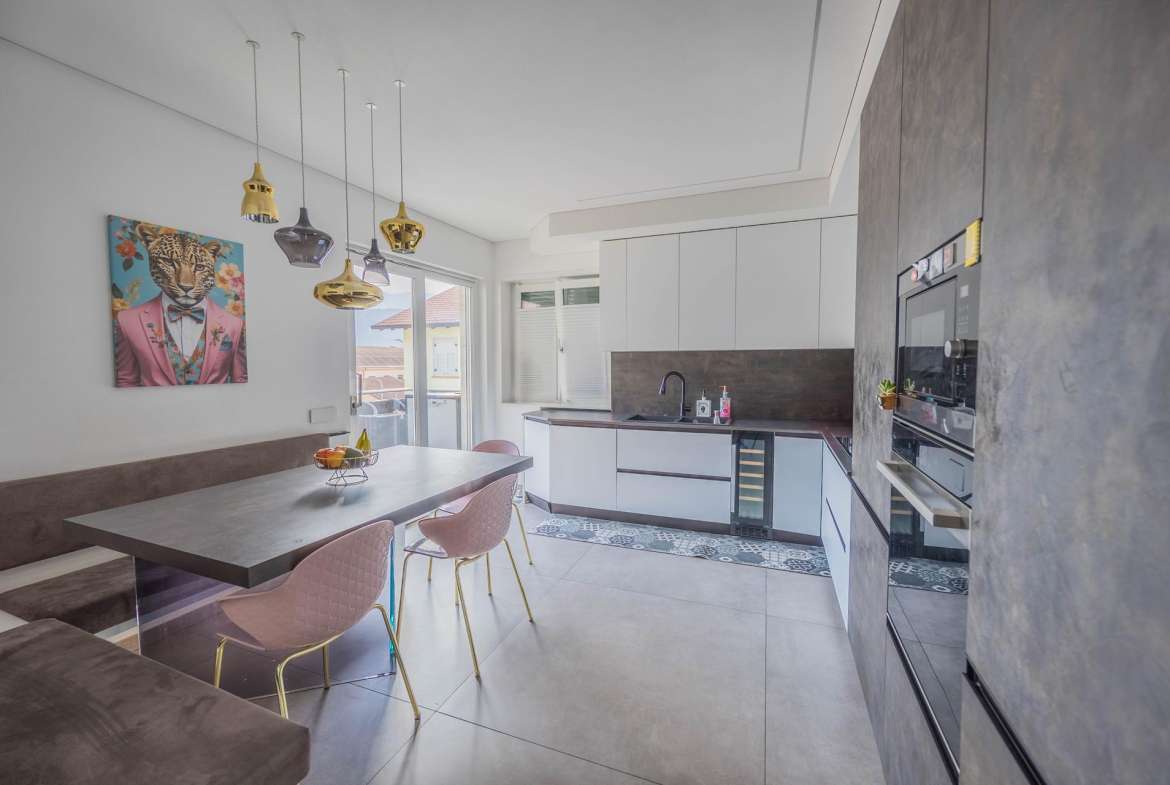 Four Room Apartment – Laives