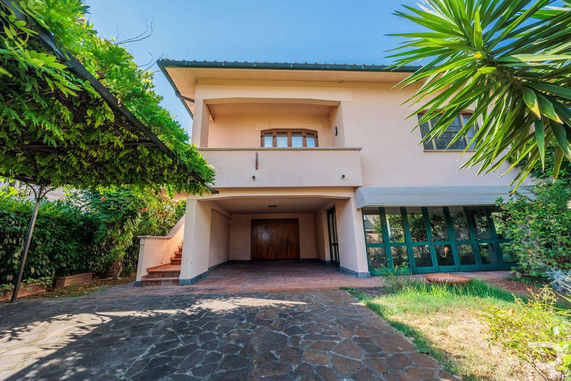 04_xwILUcH Villa – Pontedera