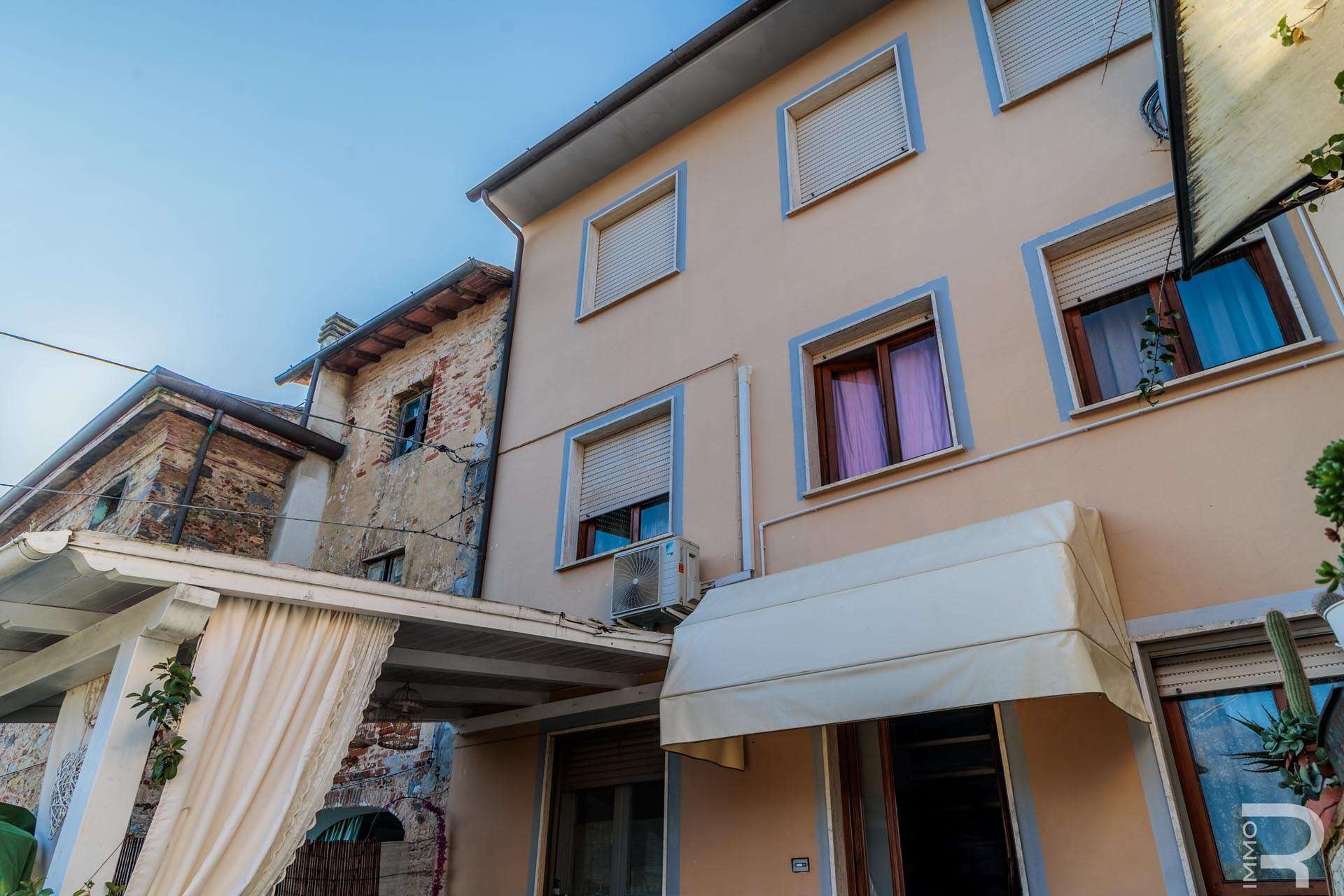 05_4ohhdxd Row house – Camaiore