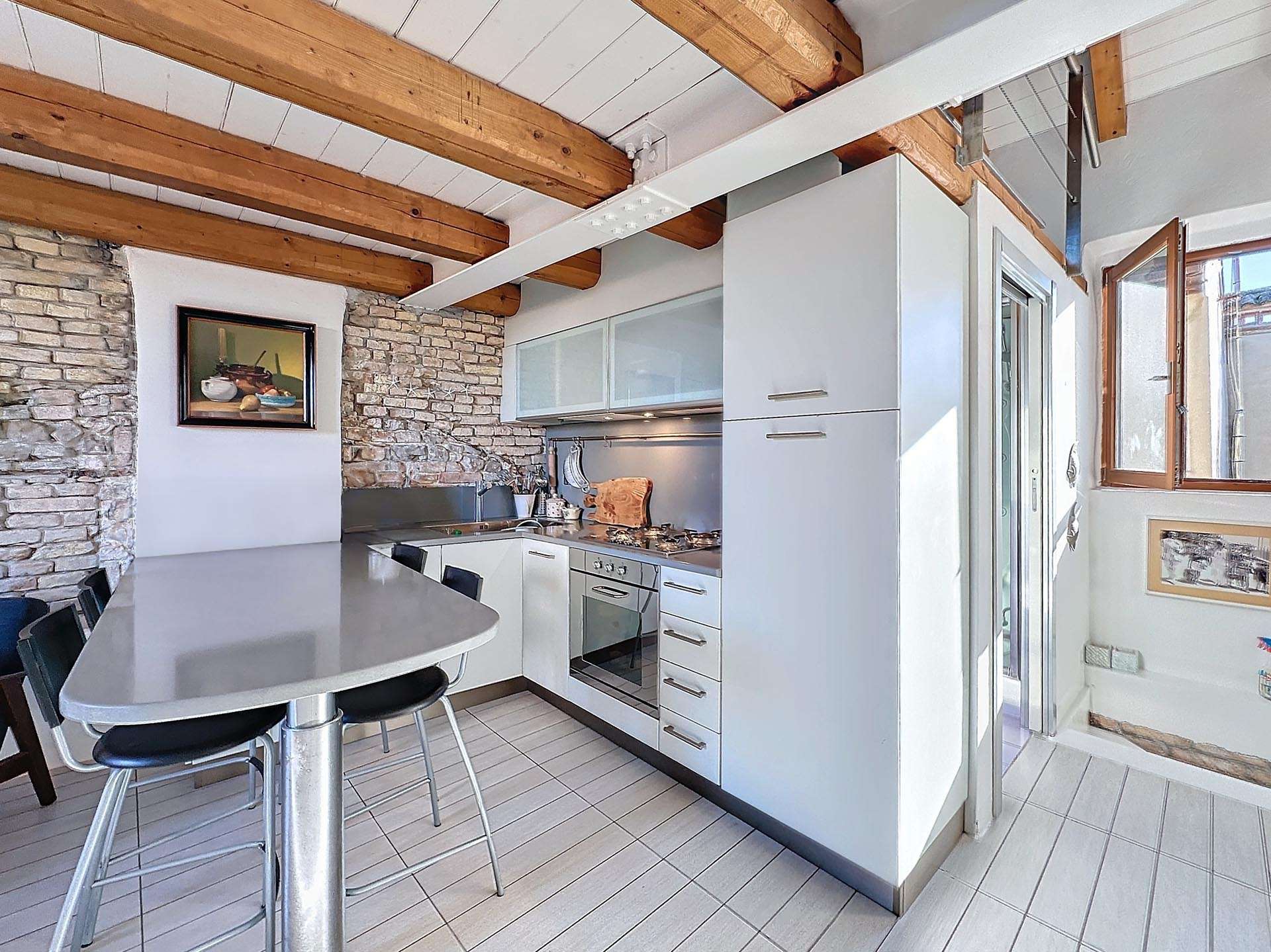 05_SvKFnTp Three Room Apartment – Grado