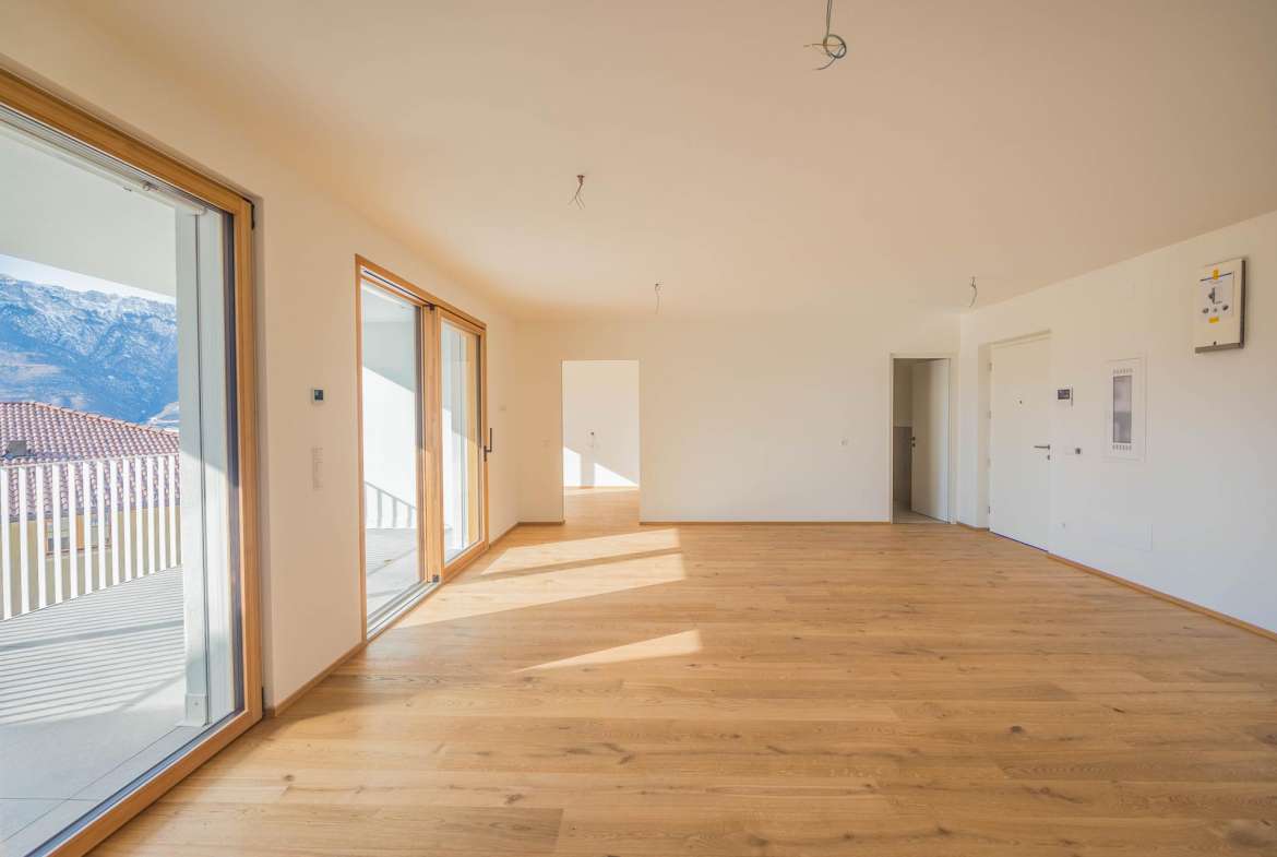 Four Room Apartment – Montagna