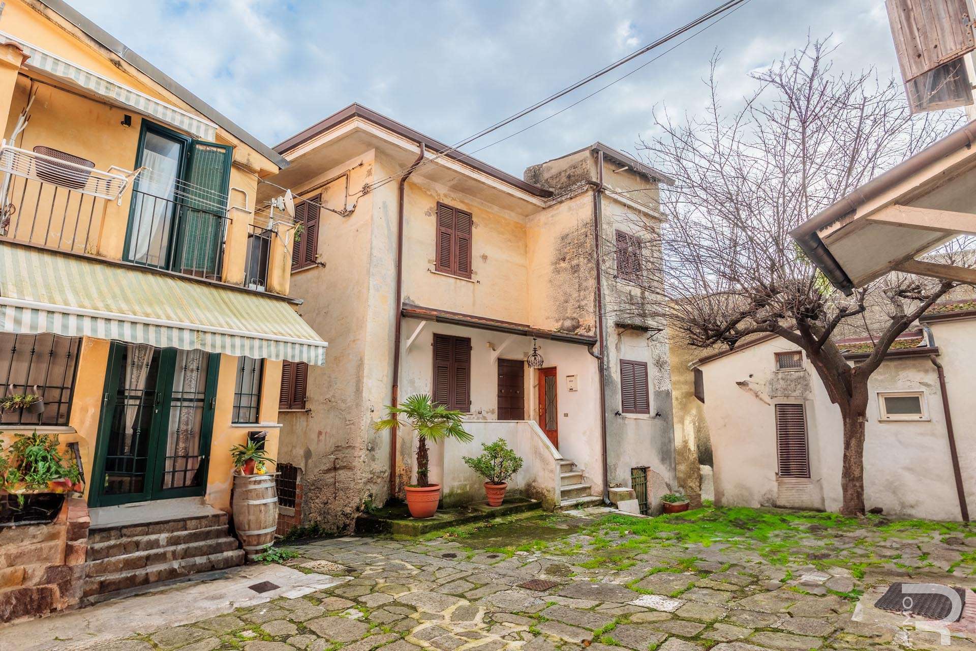 05_dsLKbFl Villa – Carrara