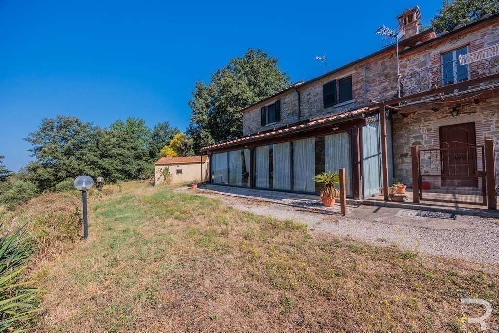 Semidetached House – Semproniano