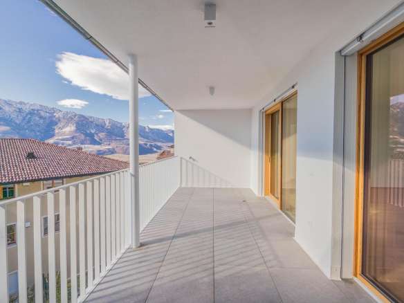 Four Room Apartment – Montagna