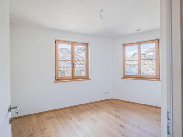 Five Room Apartment – Montagna