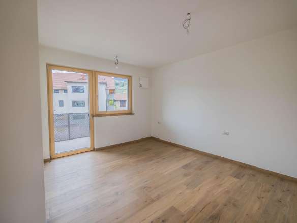 Three Room Apartment – Lana