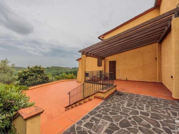 Farmhouse/Rustico – Carmignano