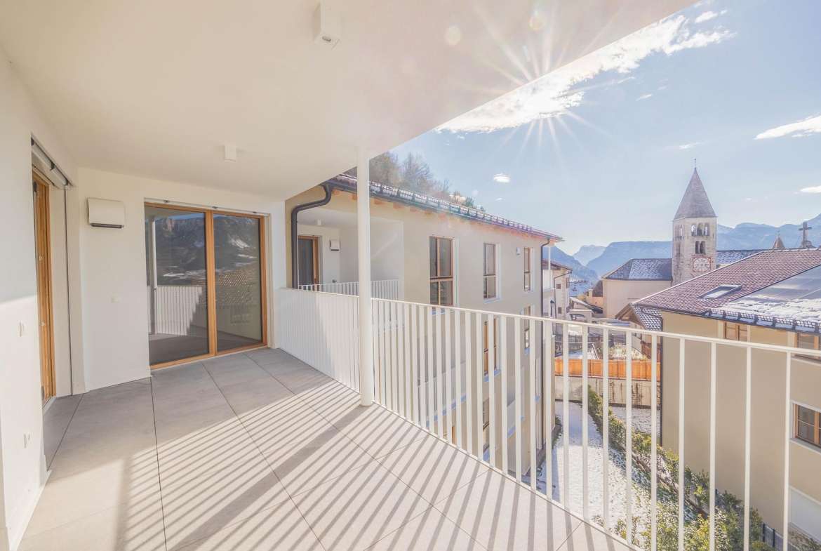 Four Room Apartment – Montagna