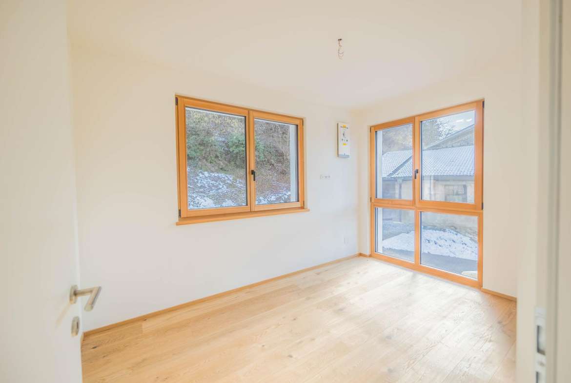 Four Room Apartment – Montagna