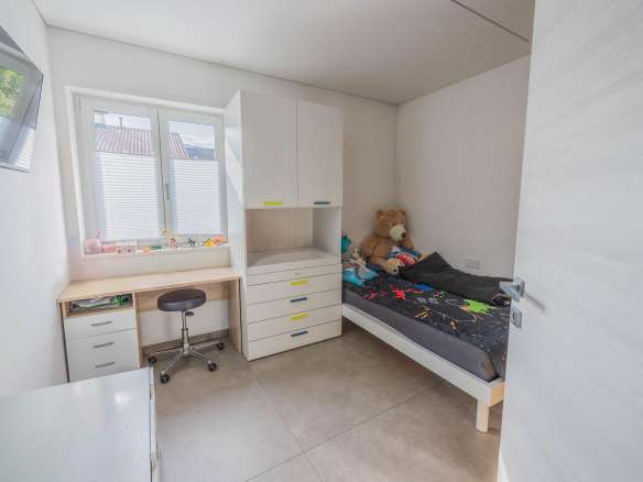 Four Room Apartment – Laives