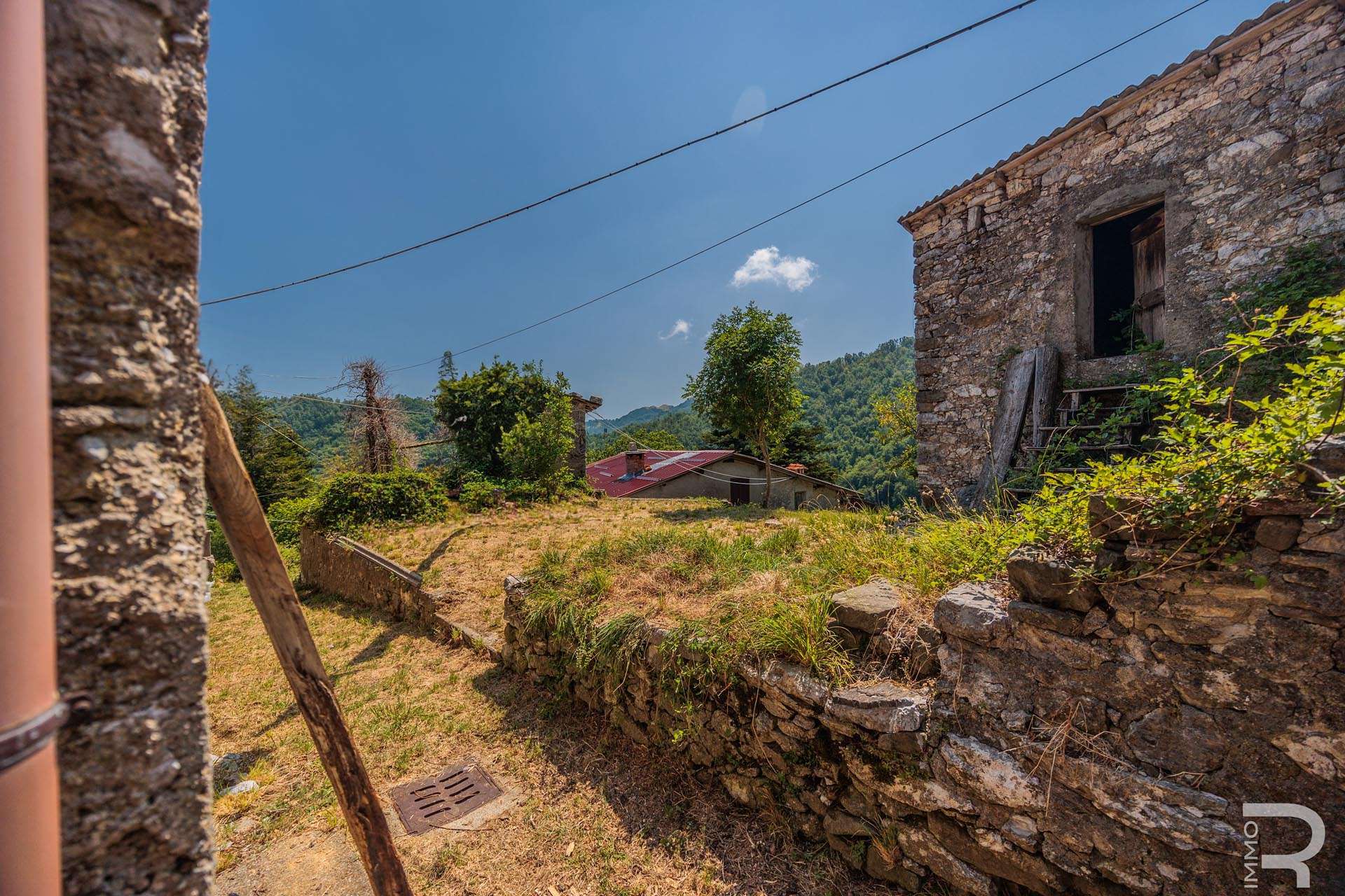 09_zAt2x8k Row house – Stazzema