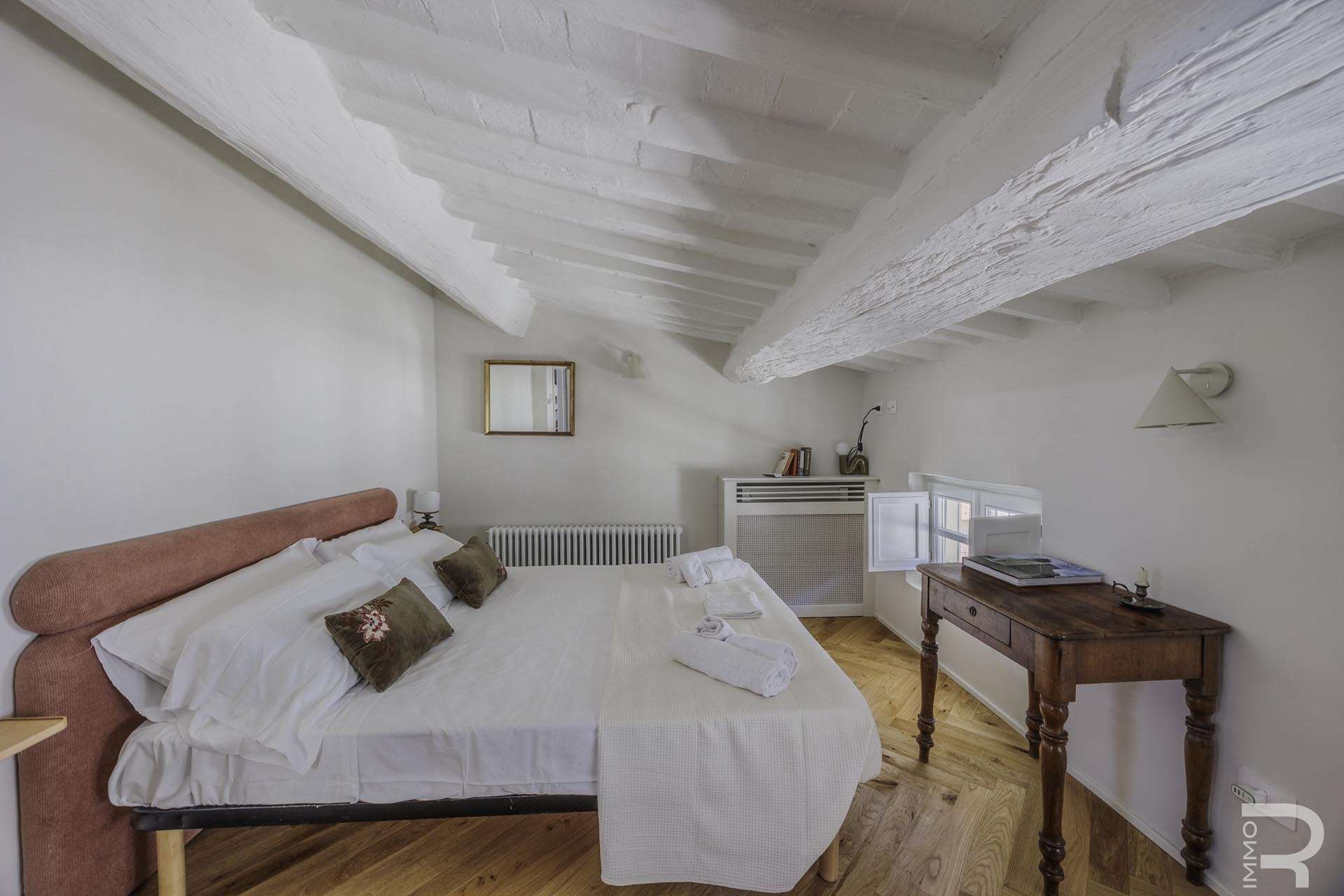 10_5DWiXH5 Three Room Apartment – Lucca