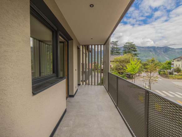 Three Room Apartment – Lana