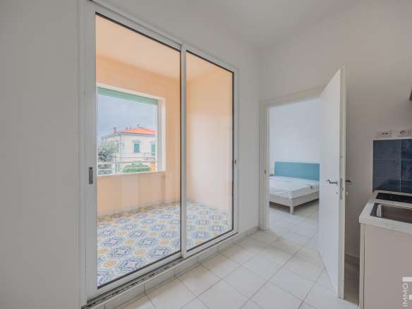 Four Room Apartment – San Vincenzo