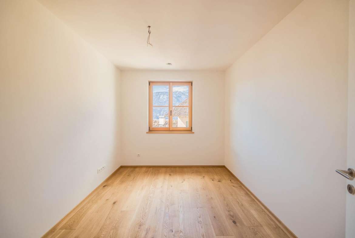Five Room Apartment – Montagna