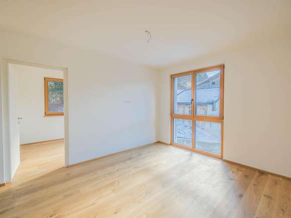 Four Room Apartment – Montagna