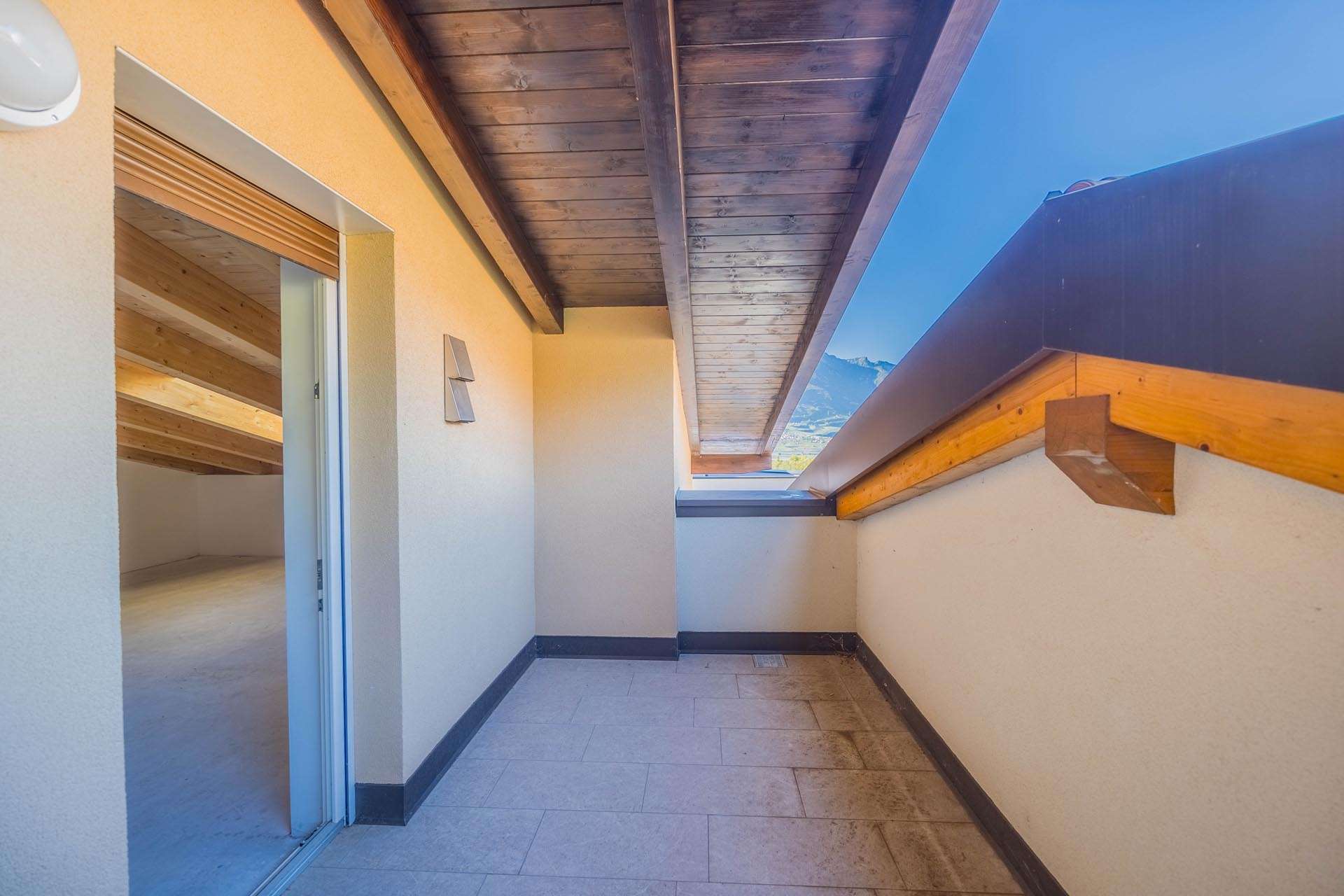 12_yG7SJx5 Four Room Apartment – Egna