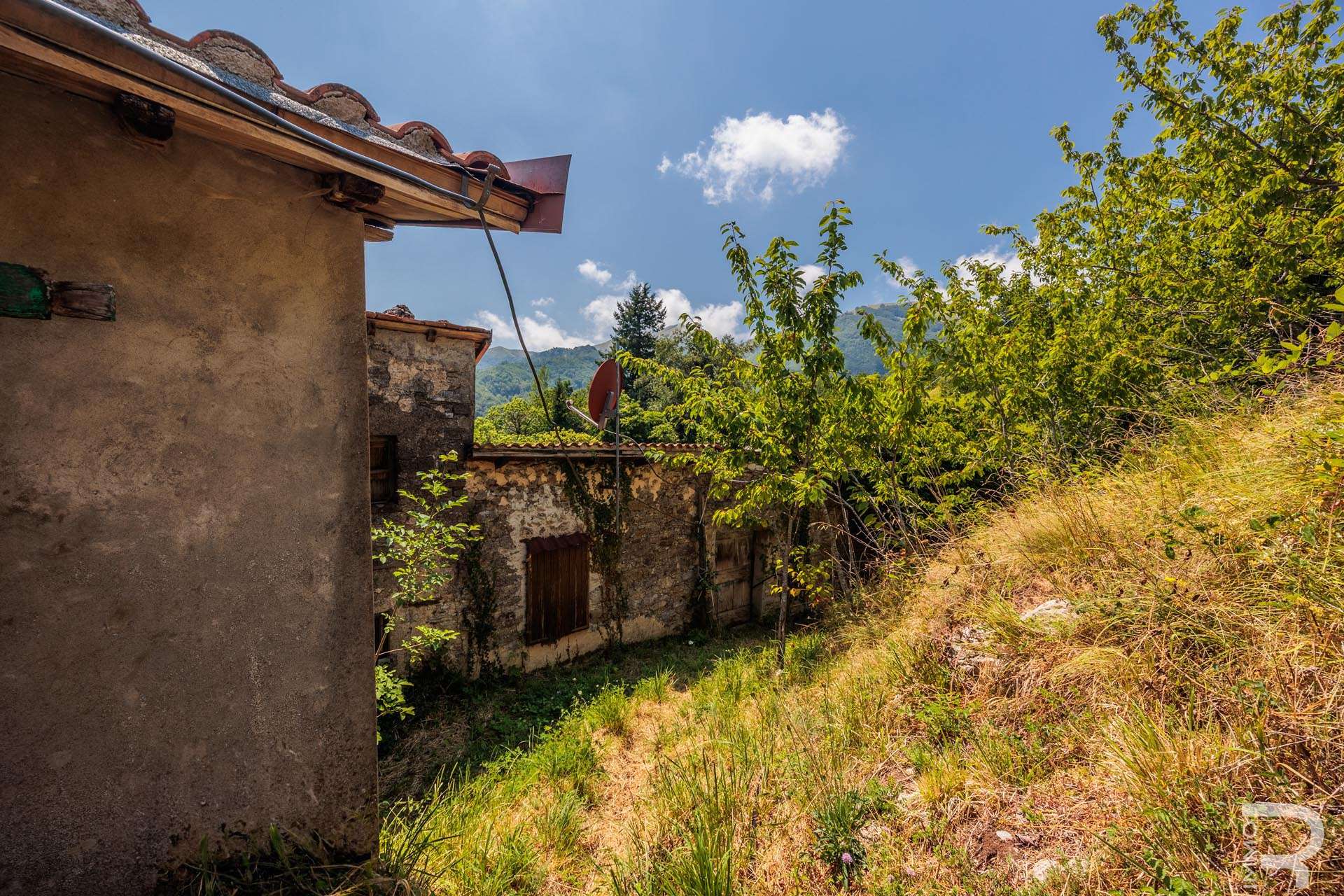 13_XgC0Uro Row house – Stazzema