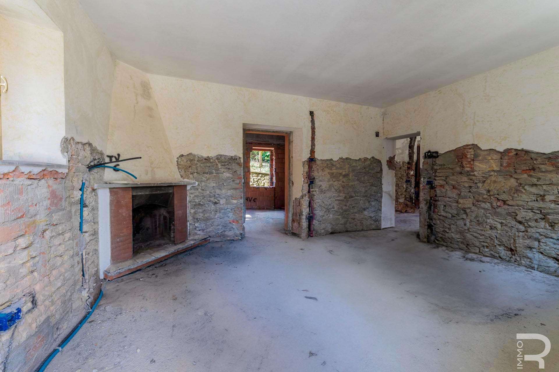 14_0Wwks2A Detached House – Arezzo