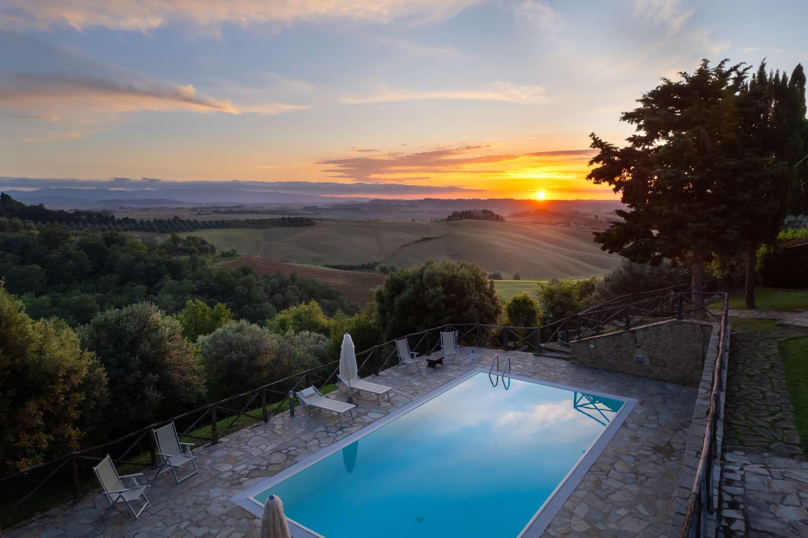 15_GwtE2Xn Villa – Volterra