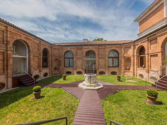 Three Room Apartment – Venice
