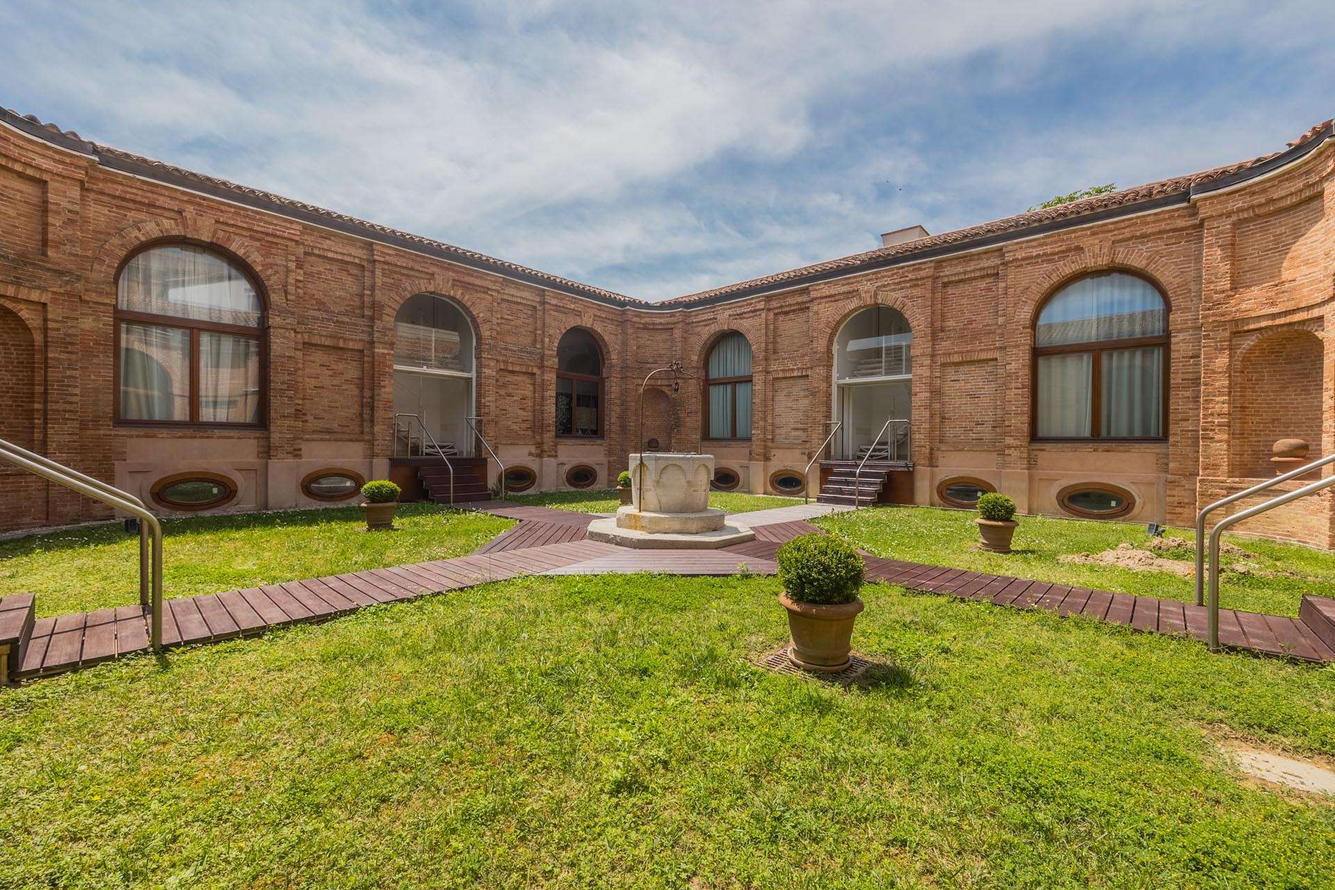 16b_fae6NAR Three Room Apartment – Venice