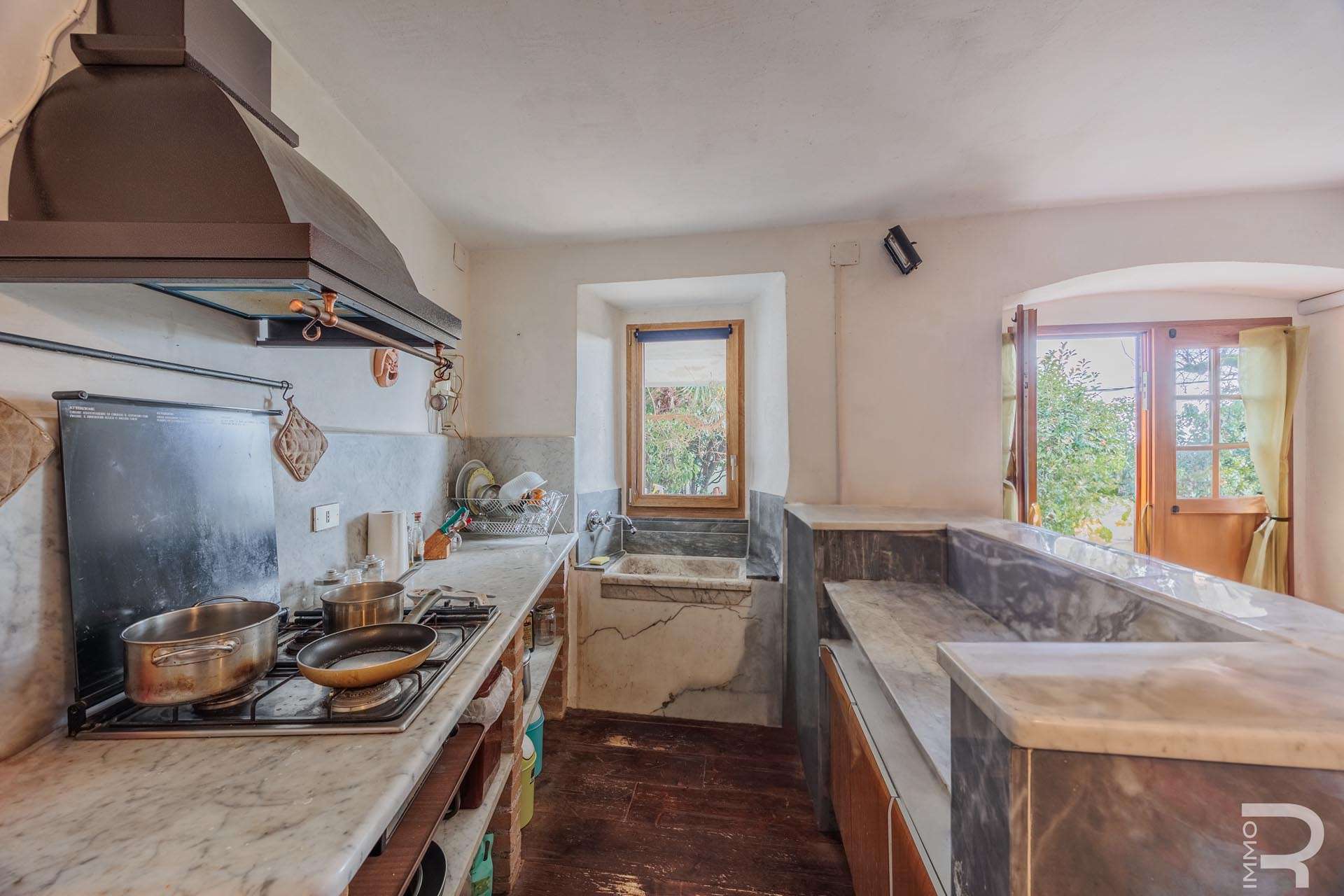 18_ByZMeqg Villa – Carrara