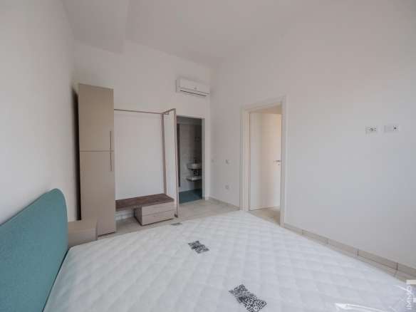 Four Room Apartment – San Vincenzo