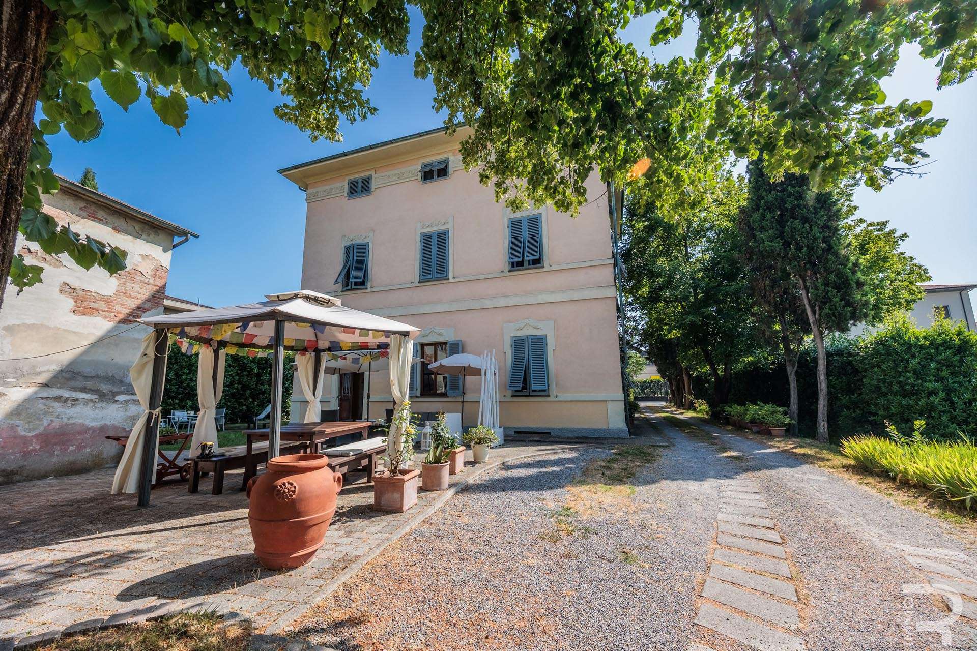 20_4KNTXES Villa – Porcari