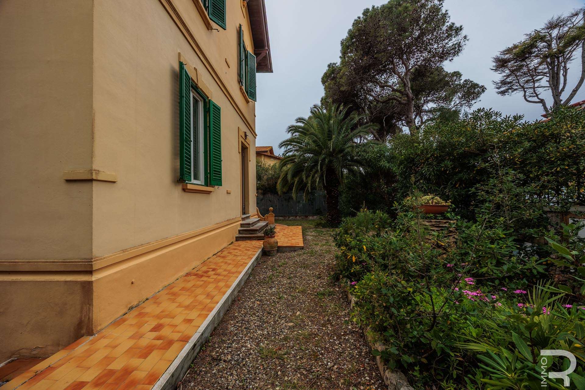 24_8w1mOqC Villa – Livorno