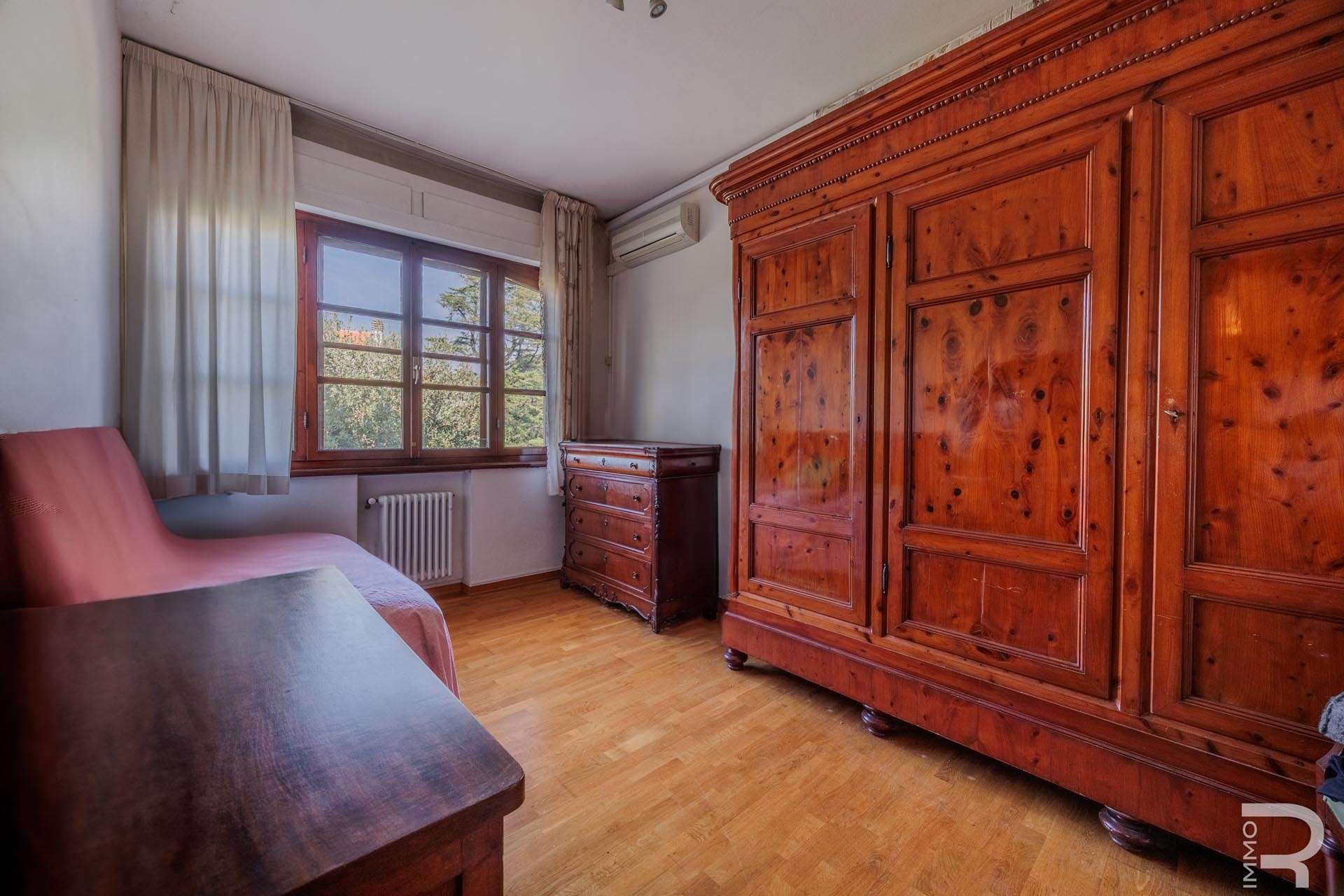 25_B2ullx7 Villa – Pontedera