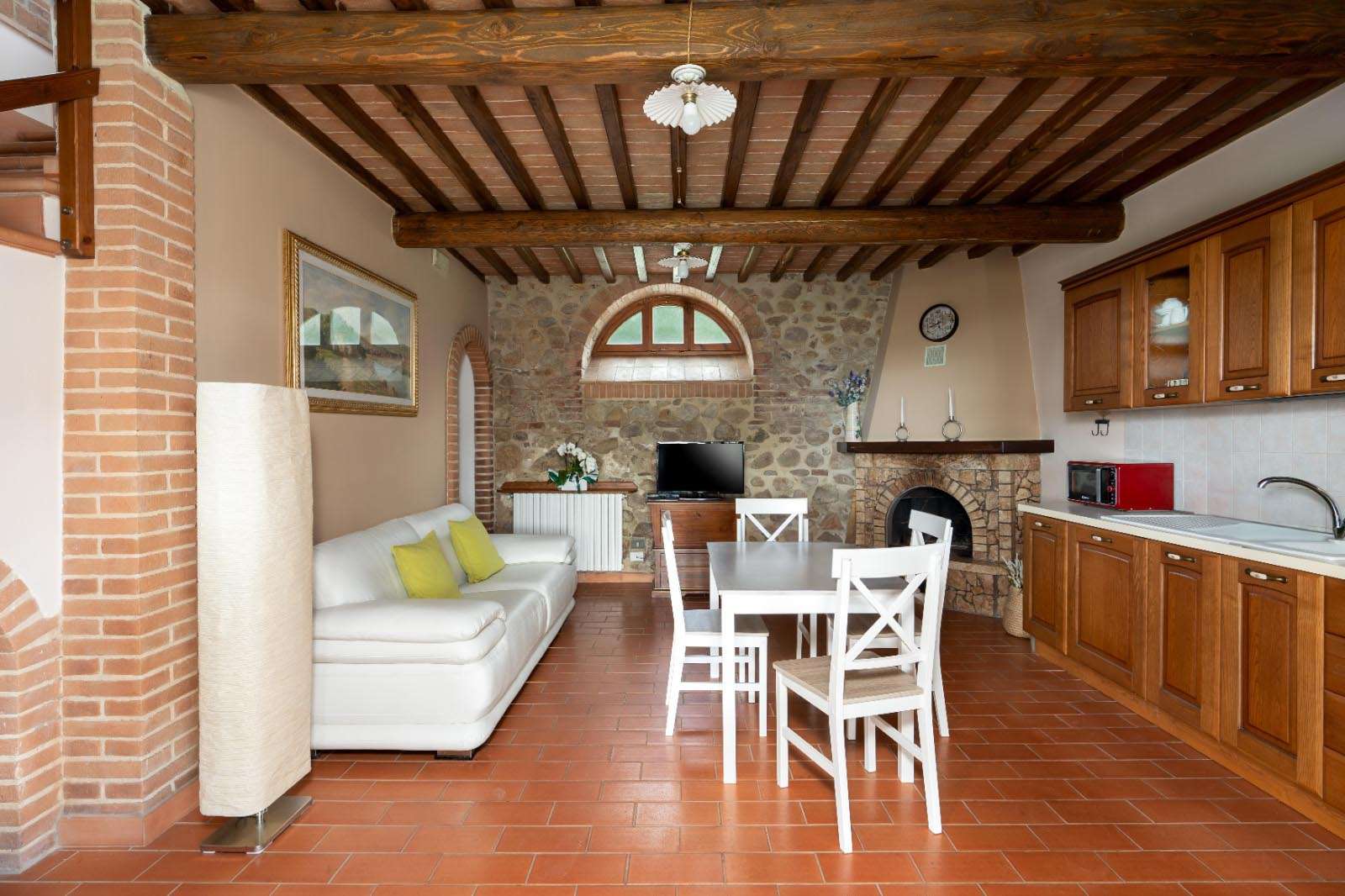 25_ncbpq2s Villa – Volterra