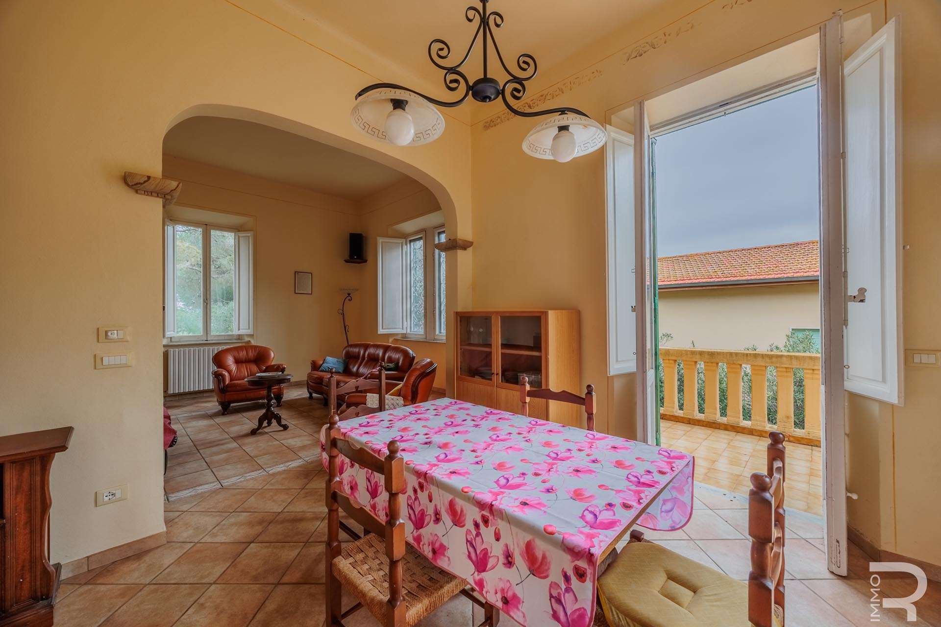 27_UAhpf2L Villa – Livorno