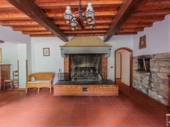 Farmhouse/Rustico – Carmignano